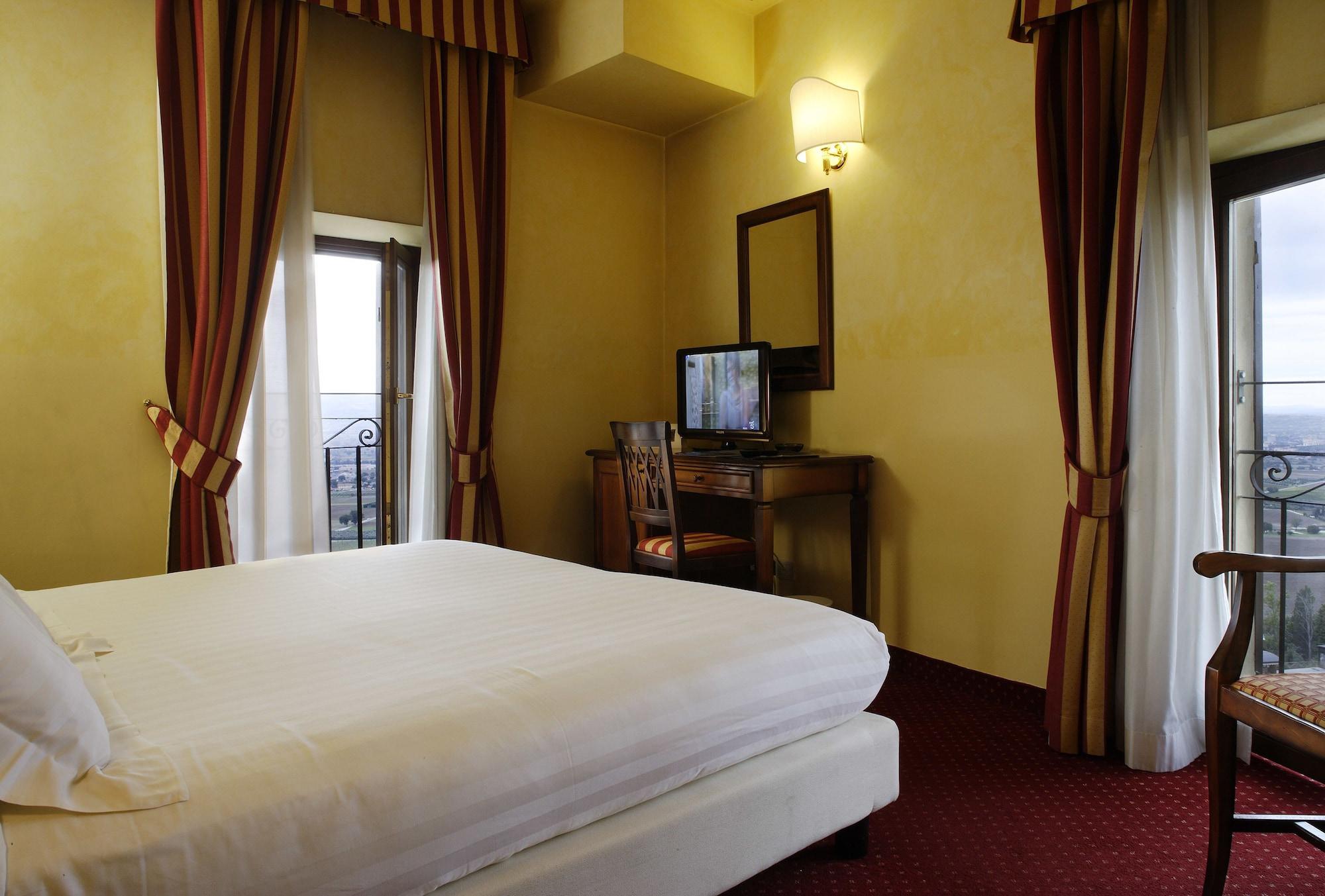 Giotto Hotel & Spa Ассизи Экстерьер фото