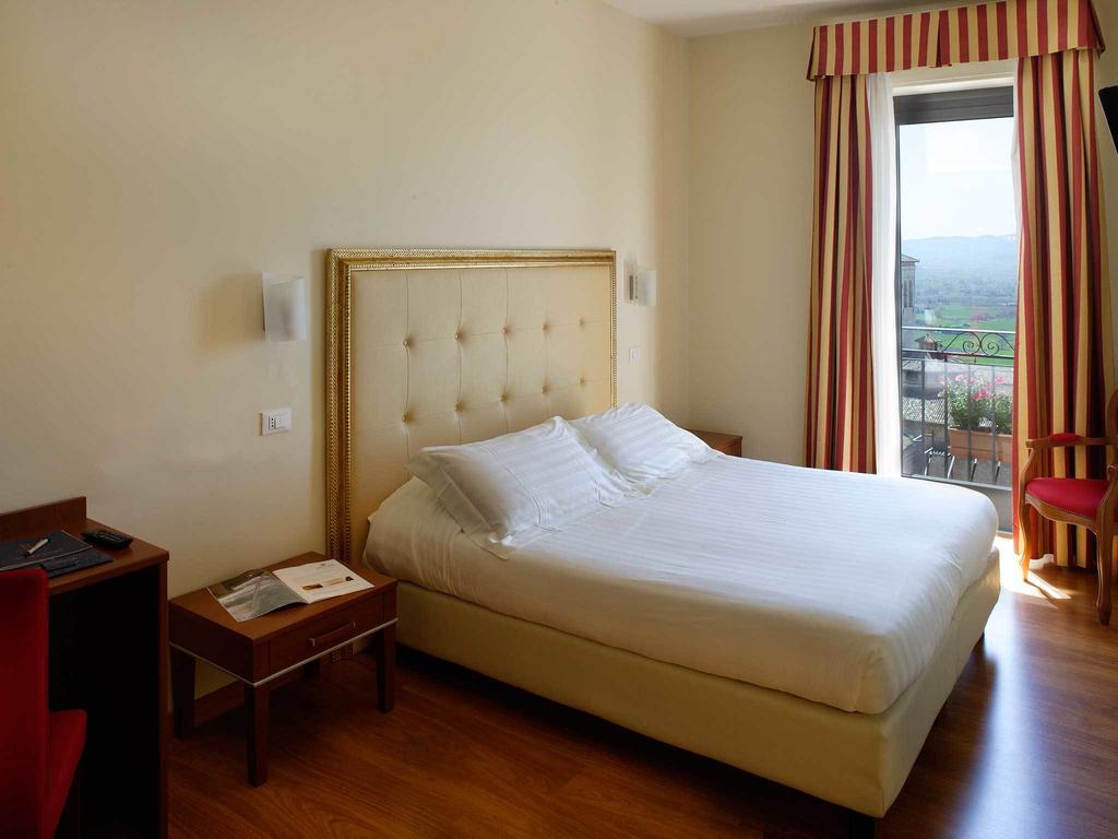 Giotto Hotel & Spa Ассизи Номер фото